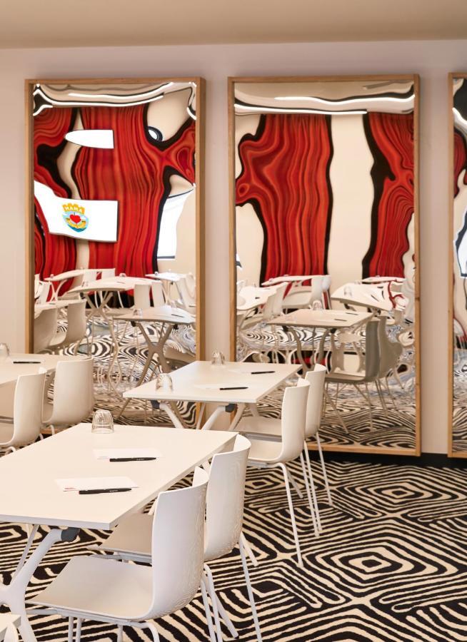 Mama Shelter Paris West Hotel Exterior photo